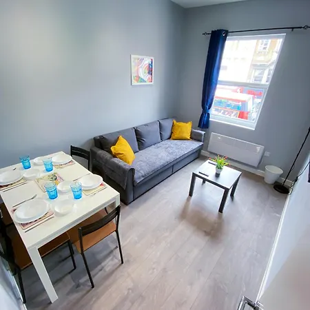 Modern 1 Bedroom Flat In Wood Green Londen Buitenkant foto