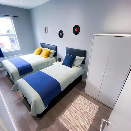 Modern 1 Bedroom Flat In Wood Green Londen Buitenkant foto